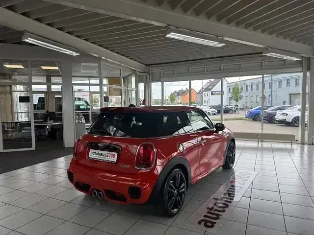 Używany Mini John Cooper Works 204 KM (150 kW) 2019 Pomarańczowy Hatchback