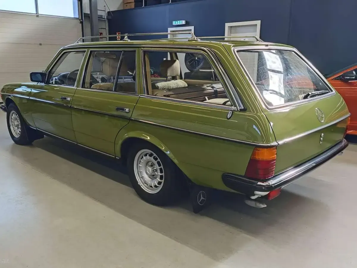 Gebraucht Mercedes 230 135 PS (99 kW) 1981 Grün Kombi