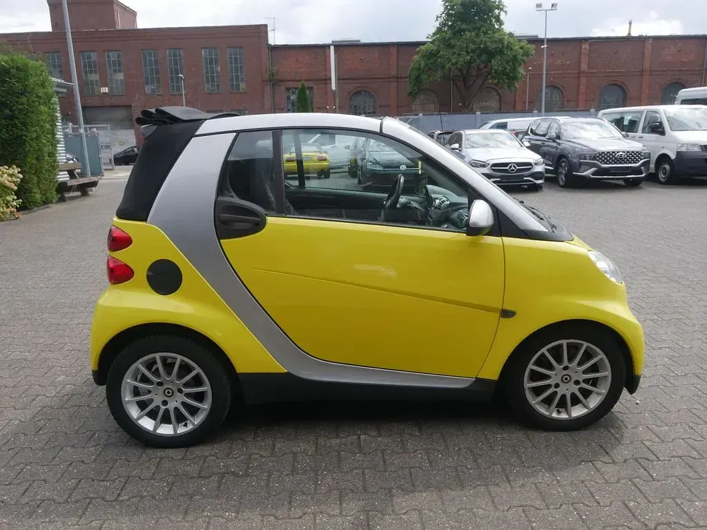 Gebraucht Smart ForTwo Cabrio Passion 71 PS (52 kW) 2008 Gelb Cabrio