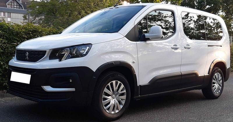 Weiß Gebraucht 2021 Peugeot Rifter Active Van / Kleinbus | 14.900 € (Fairer Preis) - Bild 1/4