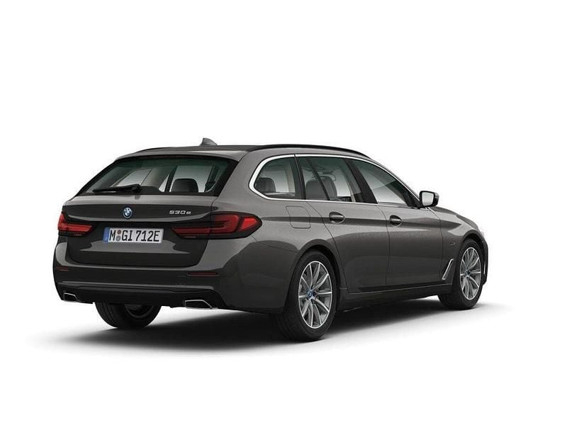 Gebraucht BMW 530e 184 PS (135 kW) 2024 Sophistograu brillanteffekt me Kombi