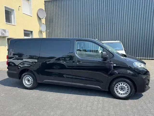 Gebraucht Peugeot Expert 150 PS (110 kW) 2022 Noir perla nera Van