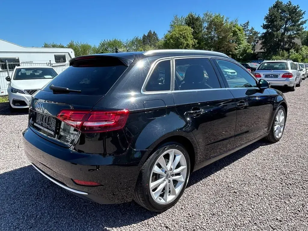 Second-hand Audi A3 Sport 150 CP (110 kW) 2018 Negru Berlinǎ