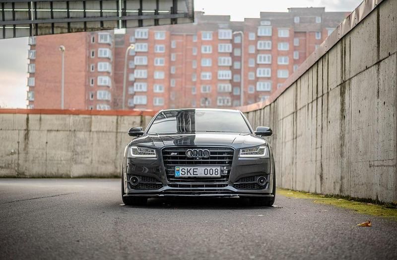 Schwarz Gebraucht 2015 Audi S8 Sport Limousine | 32.000 € - Bild 1/4