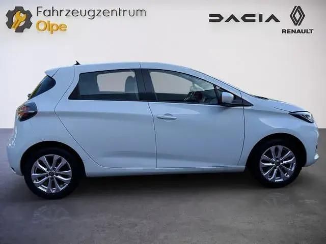 Second-hand Renault Zoe Evolution 50 kW (69 CP) 2022 Alb Hatchback