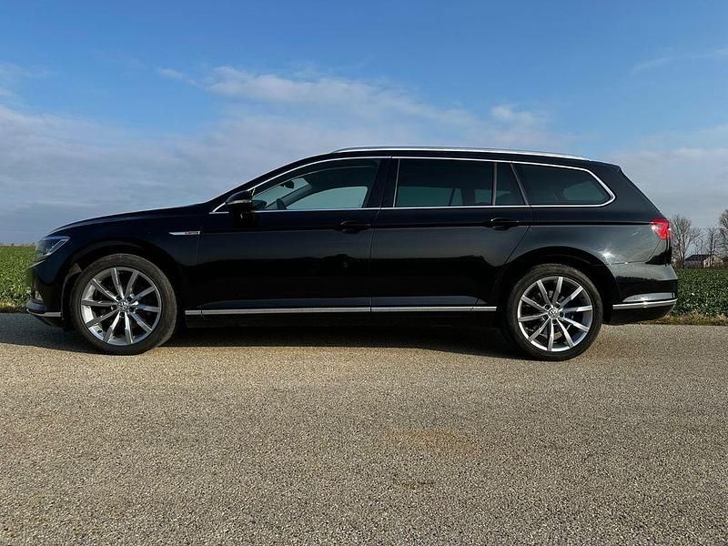Gebraucht VW Passat Highline 190 PS (139 kW) 2018 Schwarz Kombi