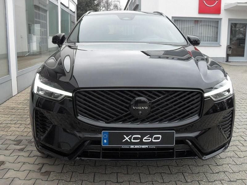 Gebraucht Volvo XC60 Plus 250 PS (183 kW) 2025 Schwarz SUV
