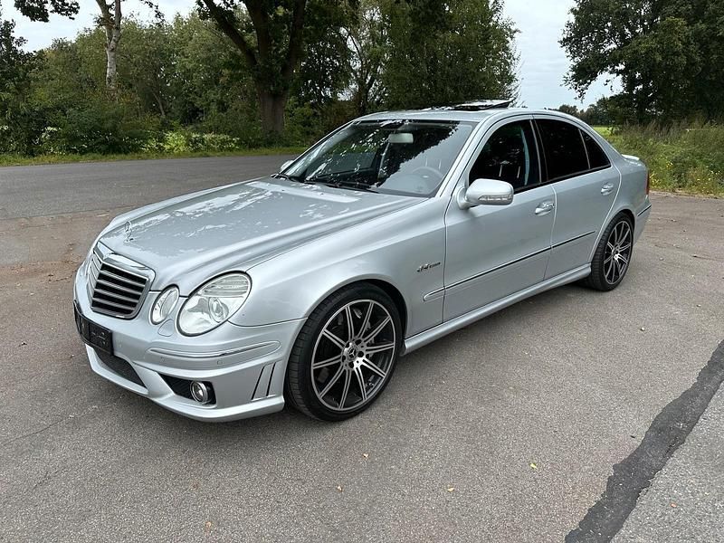 Silber Gebraucht 2007 Mercedes E63 AMG AMG Limousine | 22.500 € (Superpreis) - Bild 1/4