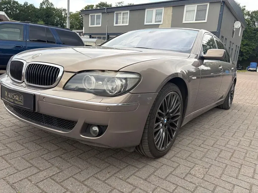 Gebraucht BMW 740L 306 PS (225 kW) 2006 Silber Limousine