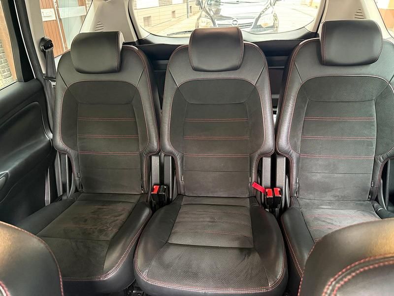 Gebraucht Ford S-MAX 163 PS (119 kW) 2014 Weiß Van / Kleinbus