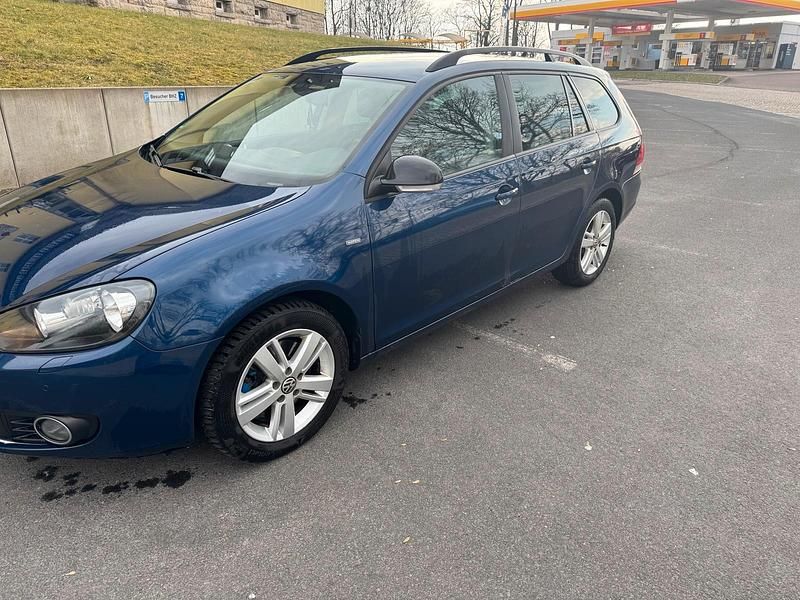 Gebraucht VW Golf VII Match 140 PS (102 kW) 2012 Blau Kombi
