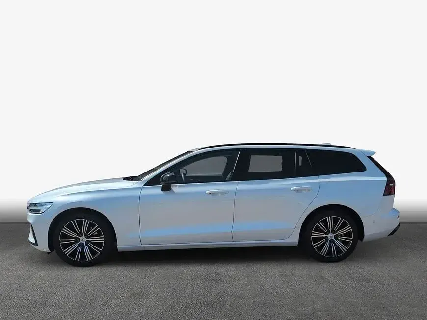 Gebraucht Volvo V60 Plus 197 PS (144 kW) 2025 Crystal weißperleffekt Kombi