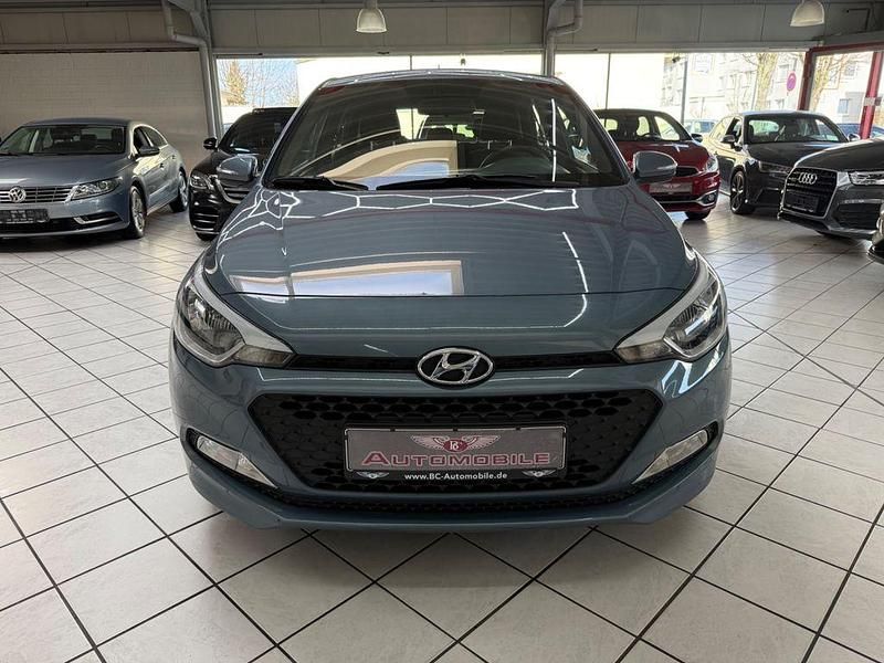 Gebraucht Hyundai i20 YES! 84 PS (61 kW) 2018 Aqua sparkling / met Limousine