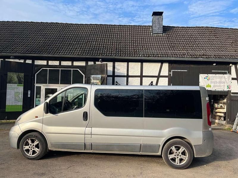 Gebraucht Opel Vivaro 114 PS (83 kW) 2008 Grau Van / Kleinbus