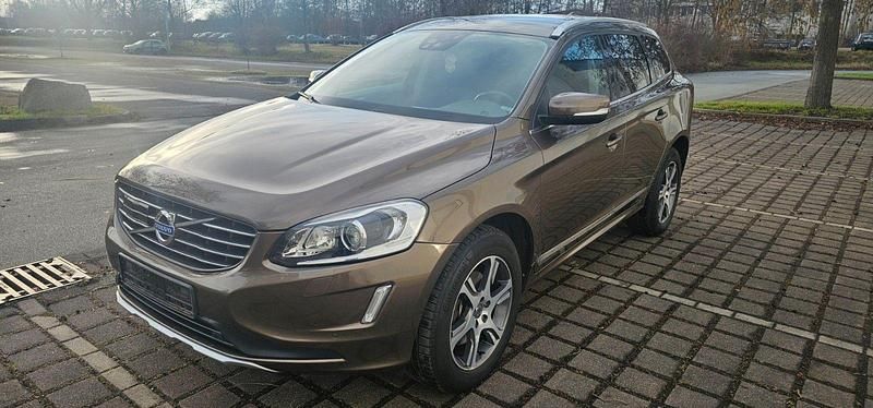 Braun Gebraucht 2013 Volvo XC60 Summum SUV | 18.400 € (Fairer Preis) - Bild 1/4