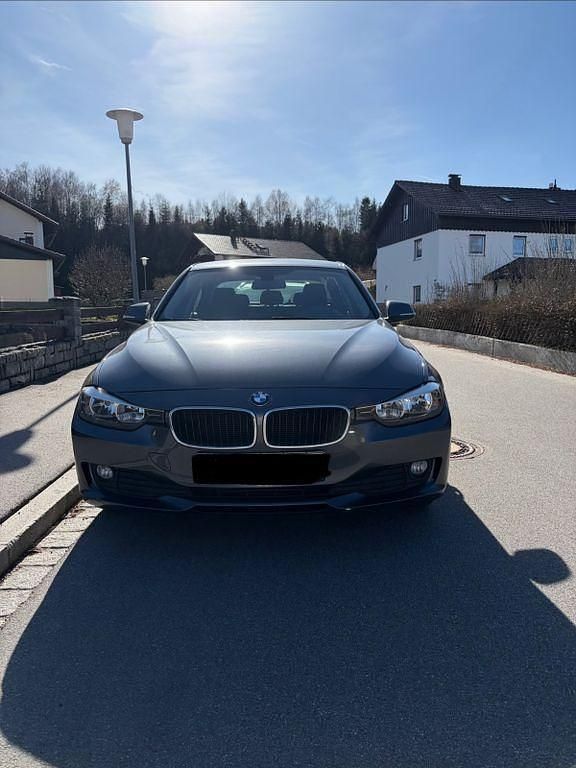 Gebraucht BMW 316 136 PS (100 kW) 2014 Grau Limousine