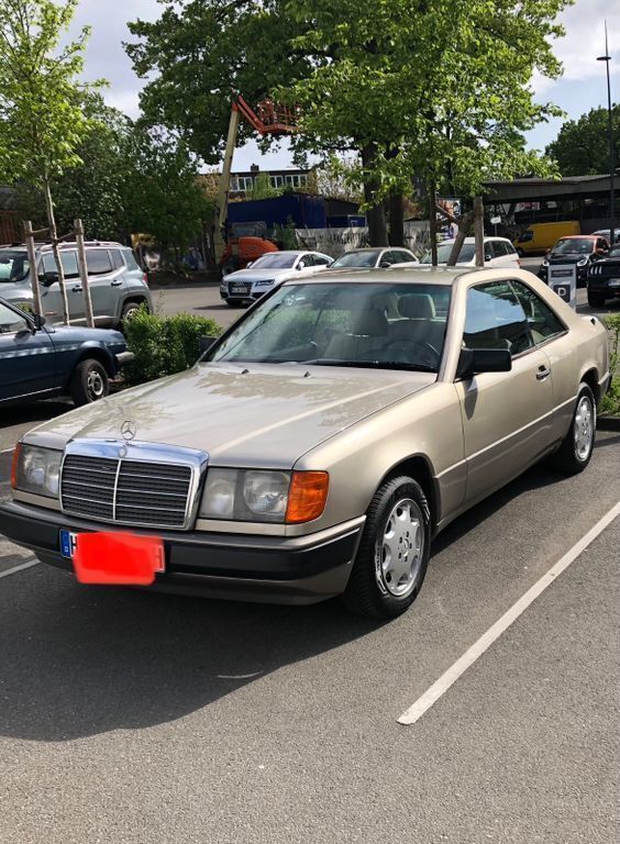 Gebraucht Mercedes 230 132 PS (97 kW) 1988 Gold Coupé