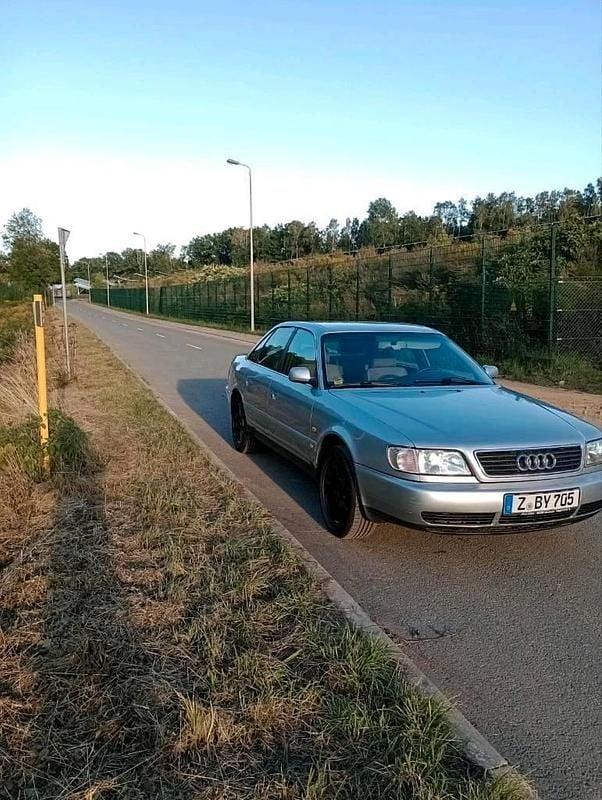 Second-hand Audi A6 S-Line 140 CP (102 kW) 1997 Argintiu Berlinǎ