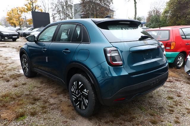 Neu Fiat 600 145 PS (106 kW) 2025 Aqua blau metallic aqua blau metallic SUV