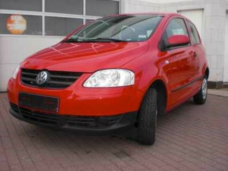 Rot Gebraucht 2010 VW Fox Kleinwagen | 2.700 € (Fairer Preis) - Bild 1/3