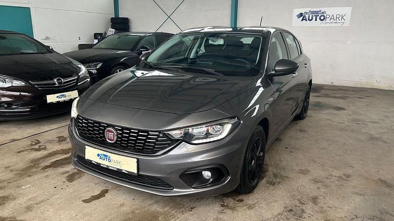 Gebraucht Fiat Tipo Lounge 120 PS (88 kW) 2017 Grau Limousine