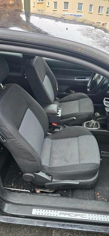 Gebraucht VW Golf IV 101 PS (74 kW) 2002 Schwarz Kleinwagen