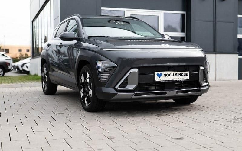 Grau Gebraucht 2024 Hyundai Kona Prime SUV | 28.990 € (Fairer Preis) - Bild 1/4
