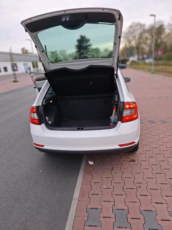 Second-hand Skoda Rapid 105 CP (77 kW) 2014 Alb Hatchback