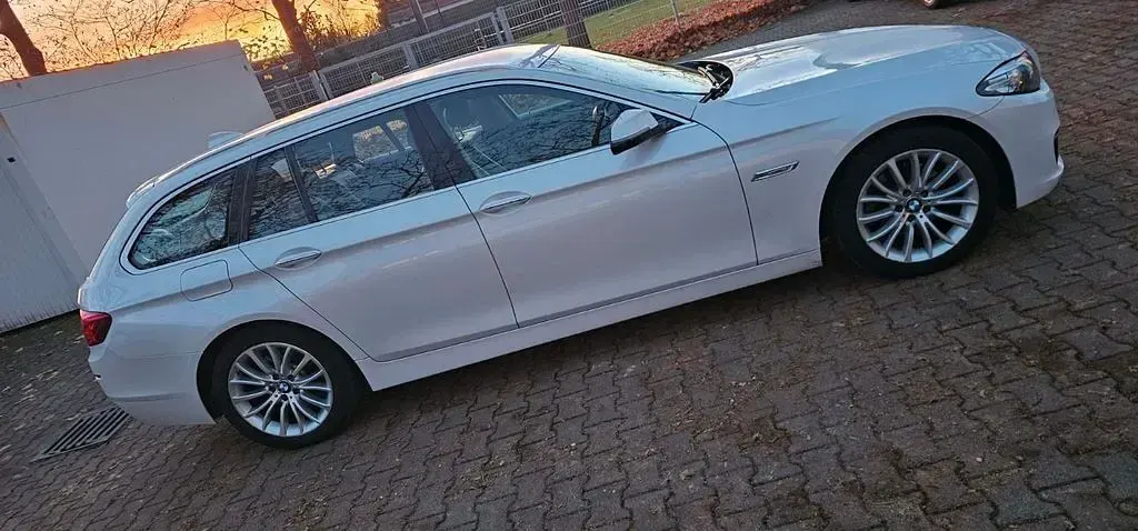 Gebraucht BMW 520 Luxury Line 190 PS (139 kW) 2015 Weiß Kombi