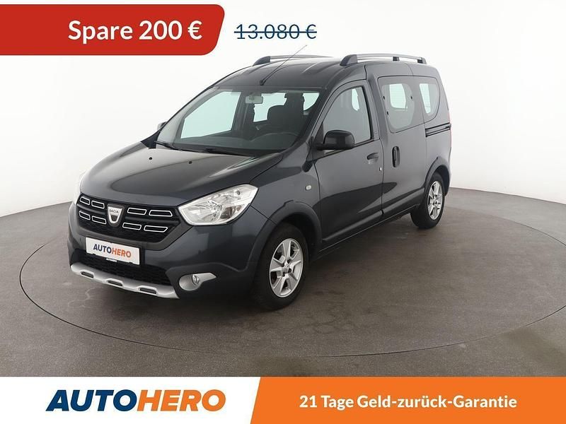 Grau Gebraucht 2019 Dacia Dokker Celebration Van | 12.880 € (Fairer Preis) - Bild 1/3