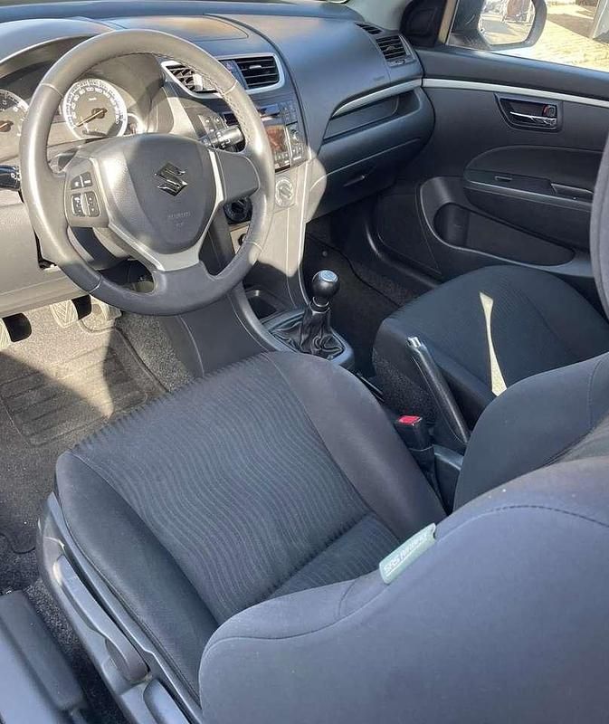 Gebraucht Suzuki Swift Basic 94 PS (69 kW) 2013 Schwarz Kleinwagen