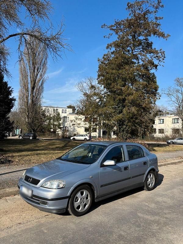 Gebraucht Opel Astra 101 PS (74 kW) 2000 Silber Kombi