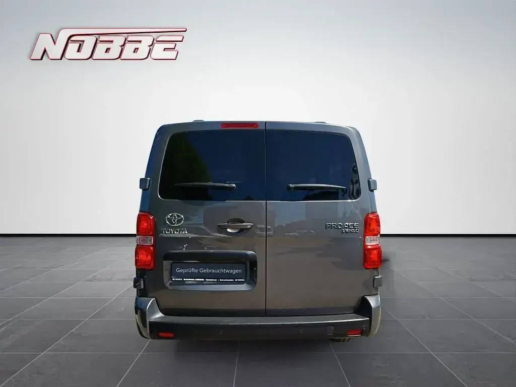 Gebraucht Toyota Proace Verso 144 PS (105 kW) 2022 Grau Kombi