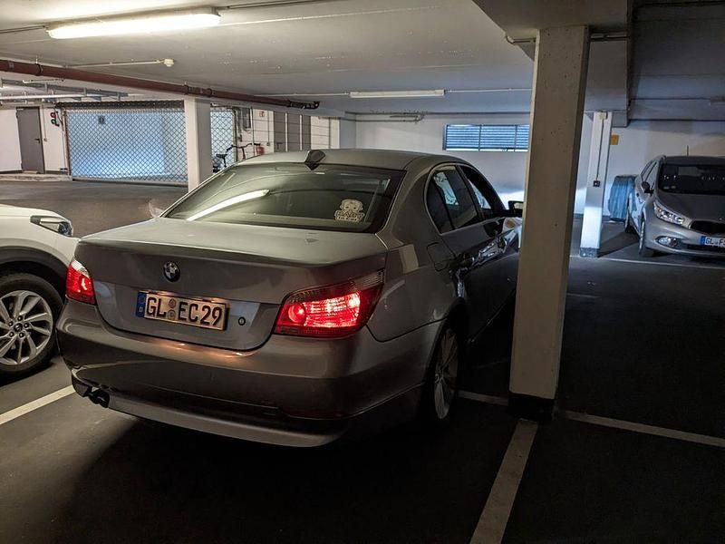 Gebraucht BMW 530 231 PS (169 kW) 2006 Grau Limousine