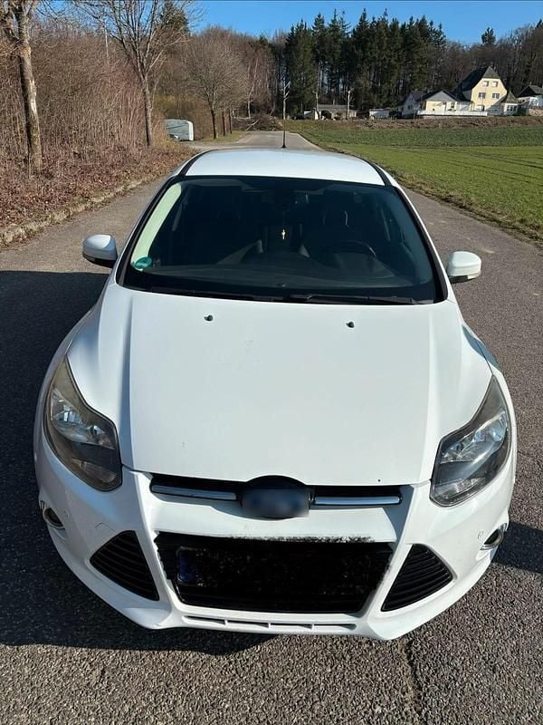 Gebraucht Ford Focus 150 PS (110 kW) 2013 Weiß Limousine