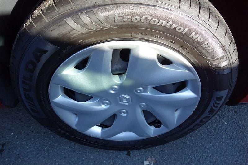 Gebraucht Renault Mégane LIMITED 110 PS (80 kW) 2015 Rot Limousine