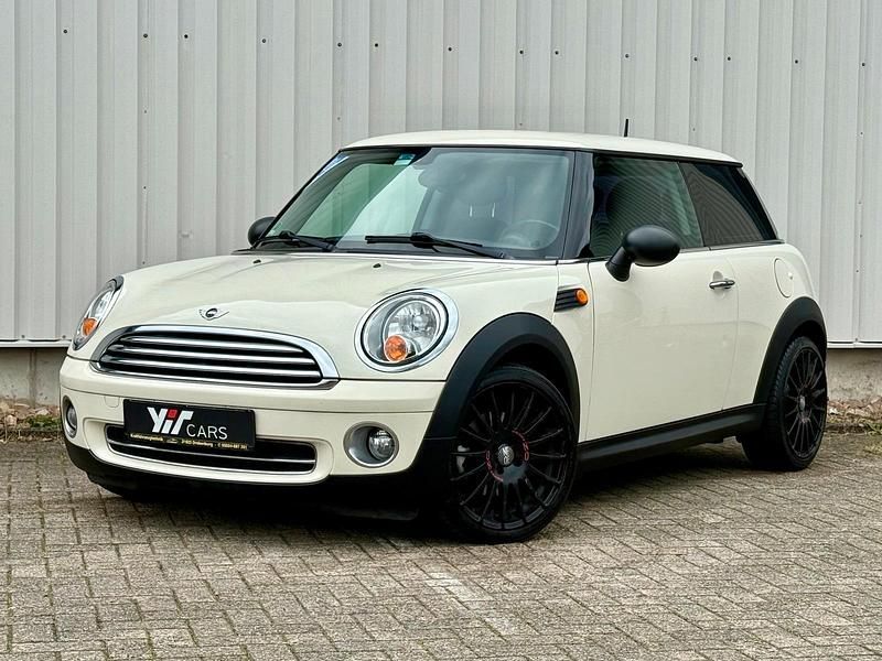 Weiß Gebraucht 2009 Mini ONE Sport Kleinwagen | 4.480 € (Etwas zu teuer) - Bild 1/4