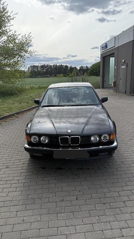 Gebraucht BMW 735 211 PS (155 kW) 1991 Schwarz Limousine
