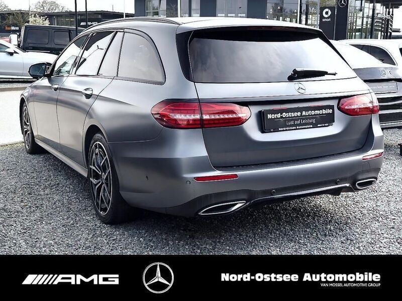 Gebraucht Mercedes E400 AMG 330 PS (242 kW) 2022 Andere farbe Kombi