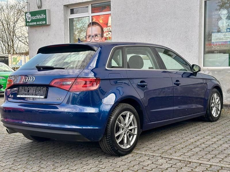 Gebraucht Audi A3 Ambiente 110 PS (80 kW) 2015 Blau Limousine