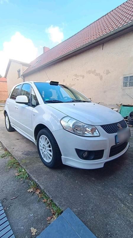 Gebraucht Suzuki SX4 110 PS (80 kW) 2010 Weiß Kleinwagen