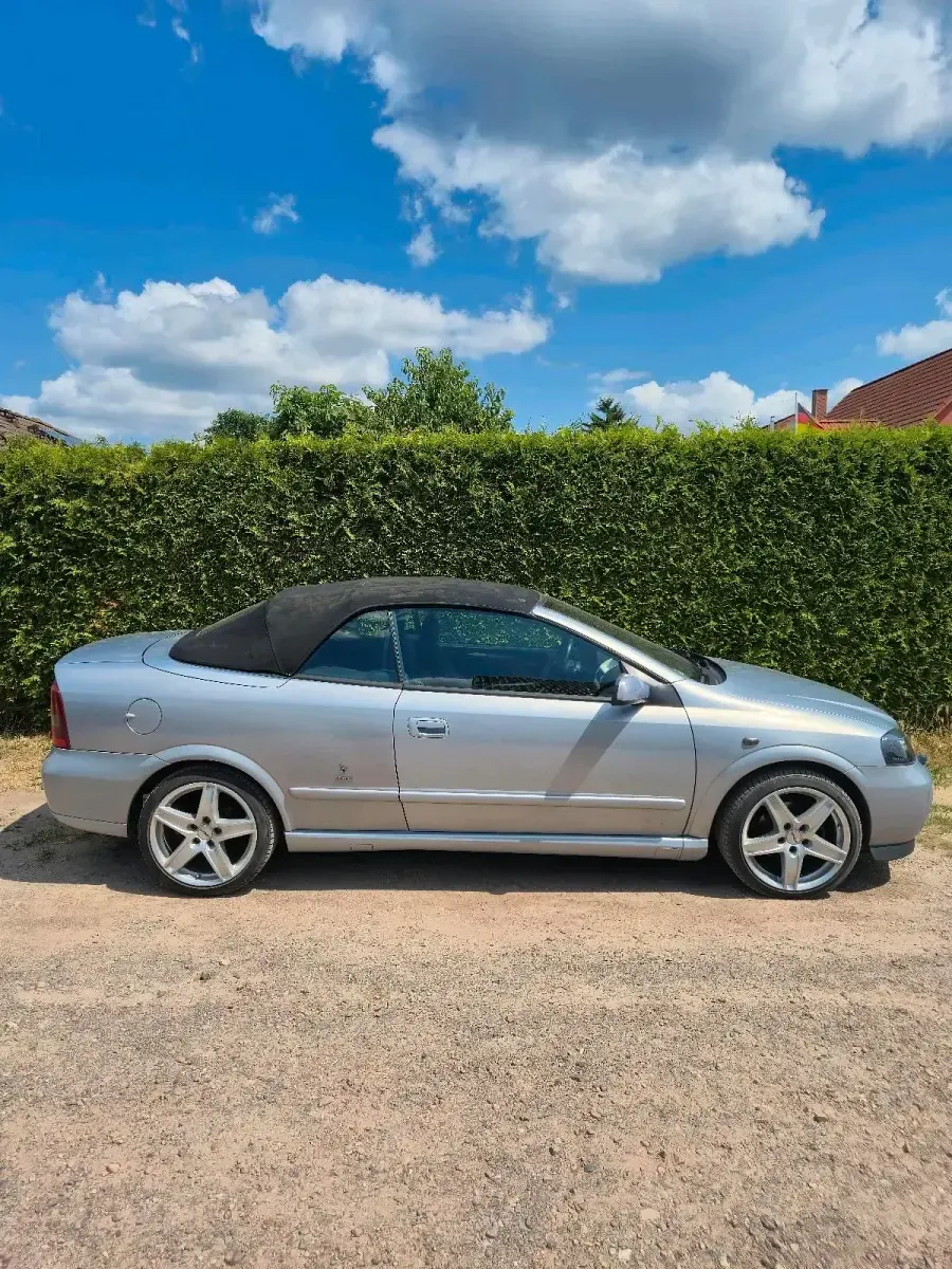 Gebraucht Opel Astra 147 PS (108 kW) 2001 Silber Cabrio