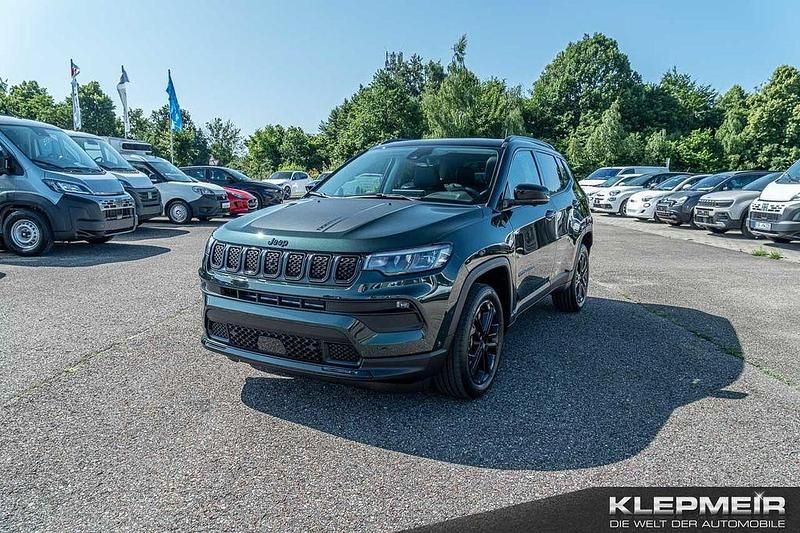 Zweifarblackierung techno gree Neu 2025 Jeep Compass North SUV | 41.990 € (Teuer) - Bild 1/4
