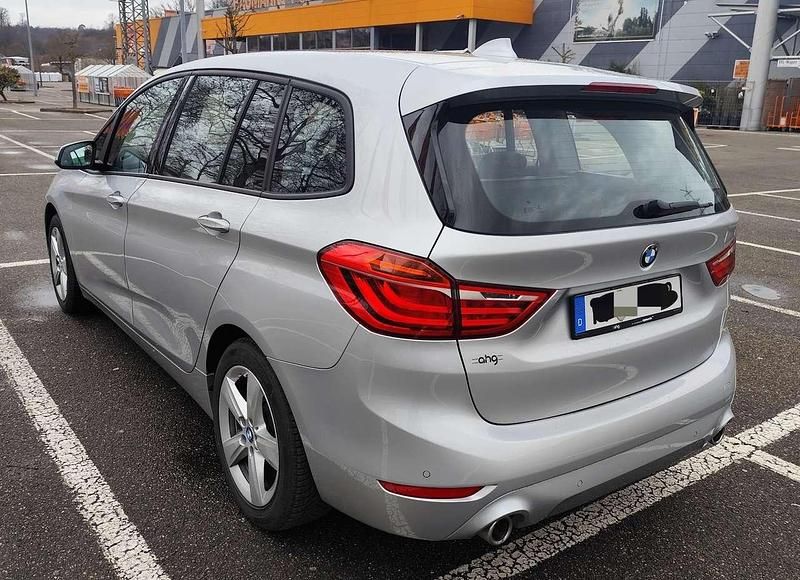 Gebraucht BMW 218 Advantage 150 PS (110 kW) 2020 Grau Van / Kleinbus