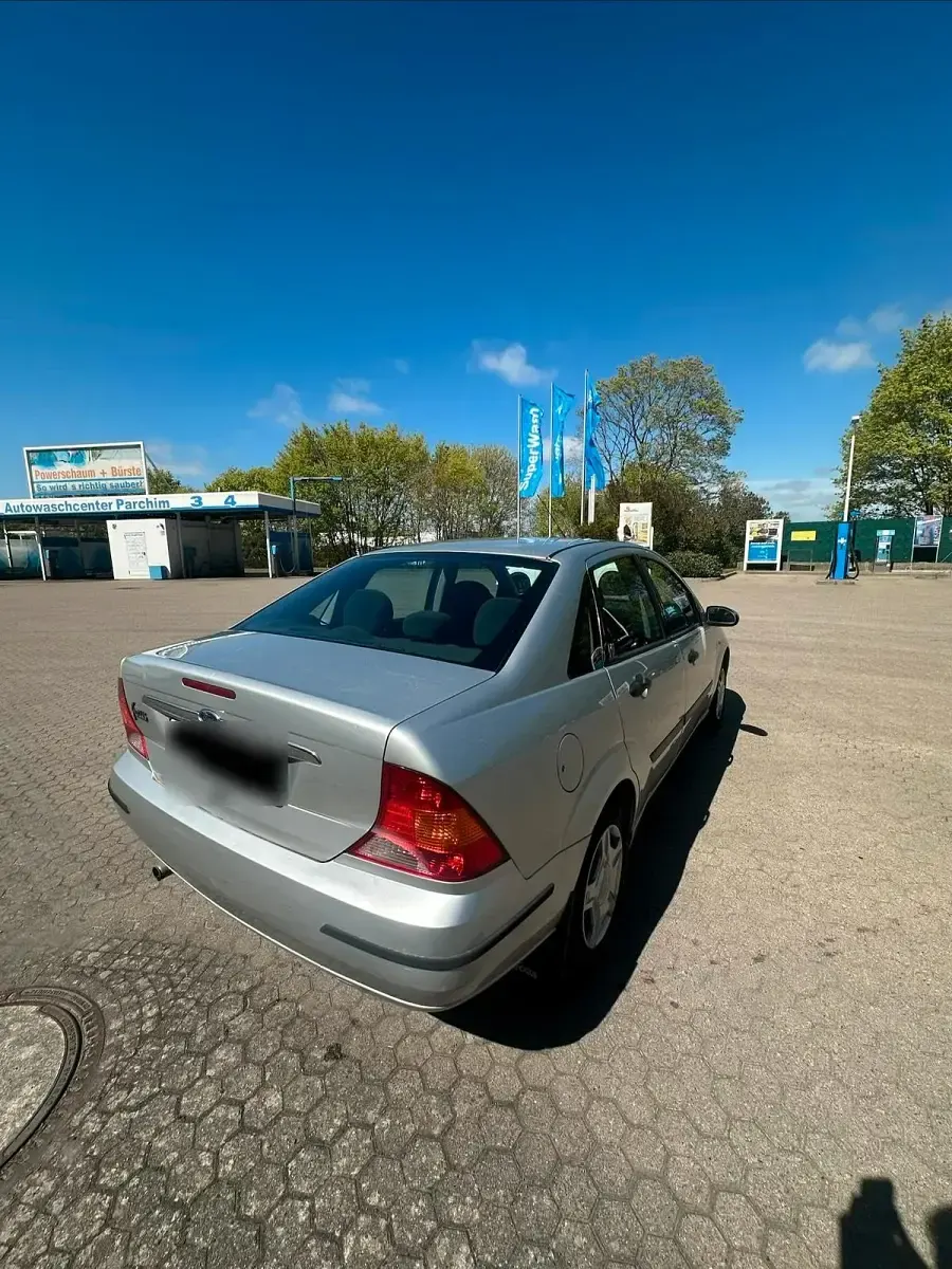 Brugt Ford Focus 101 HK (74 kW) 2002 Sedan