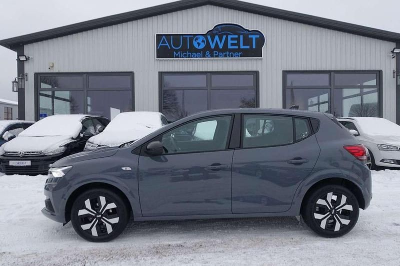 Gebraucht Dacia Sandero 101 PS (74 kW) 2024 Grau Kleinwagen