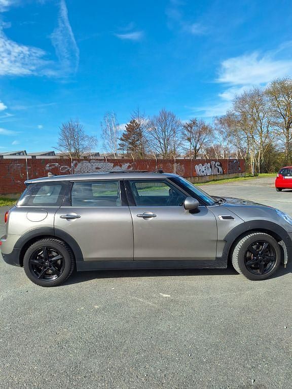Silber Gebraucht 2017 Mini Cooper Clubman Kombi | 13.800 € (Fairer Preis) - Bild 1/4
