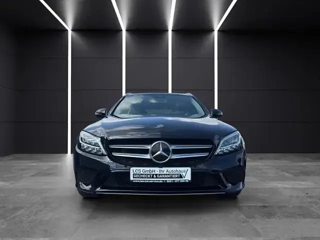 Gebraucht Mercedes C300e 306 PS (225 kW) 2020 Schwarz Kombi