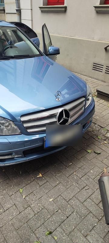 Gebraucht Mercedes C180 140 PS (102 kW) 2010 Blau Limousine