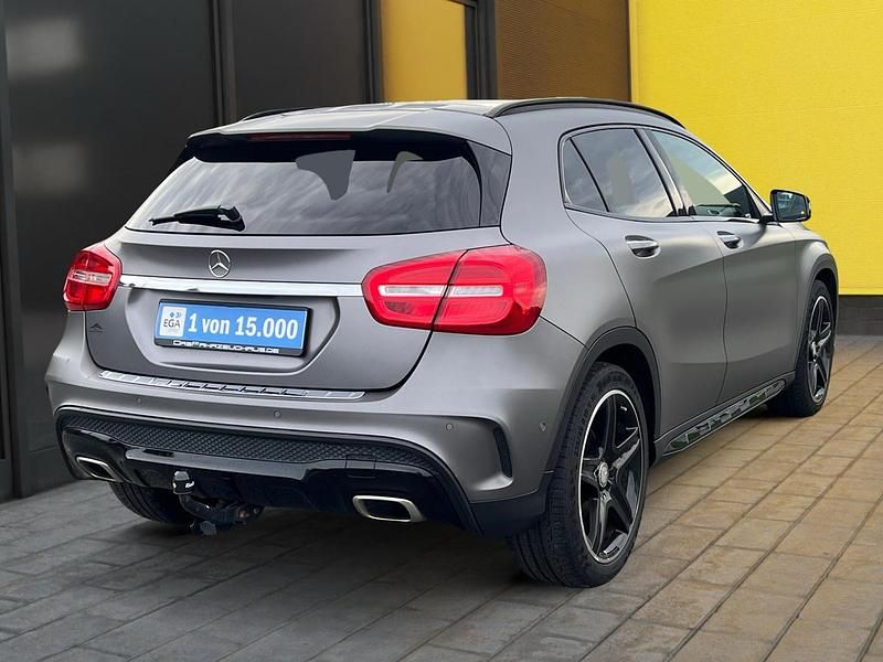 Gebraucht Mercedes GLA200 AMG line 136 PS (100 kW) 2016 Grau metallic SUV